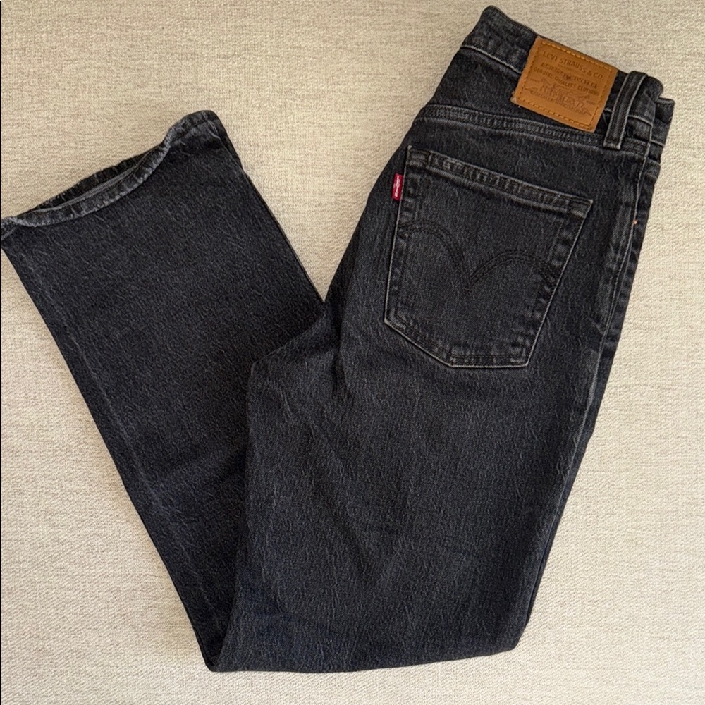 Levi's Ribcage Straight-Leg Jeans